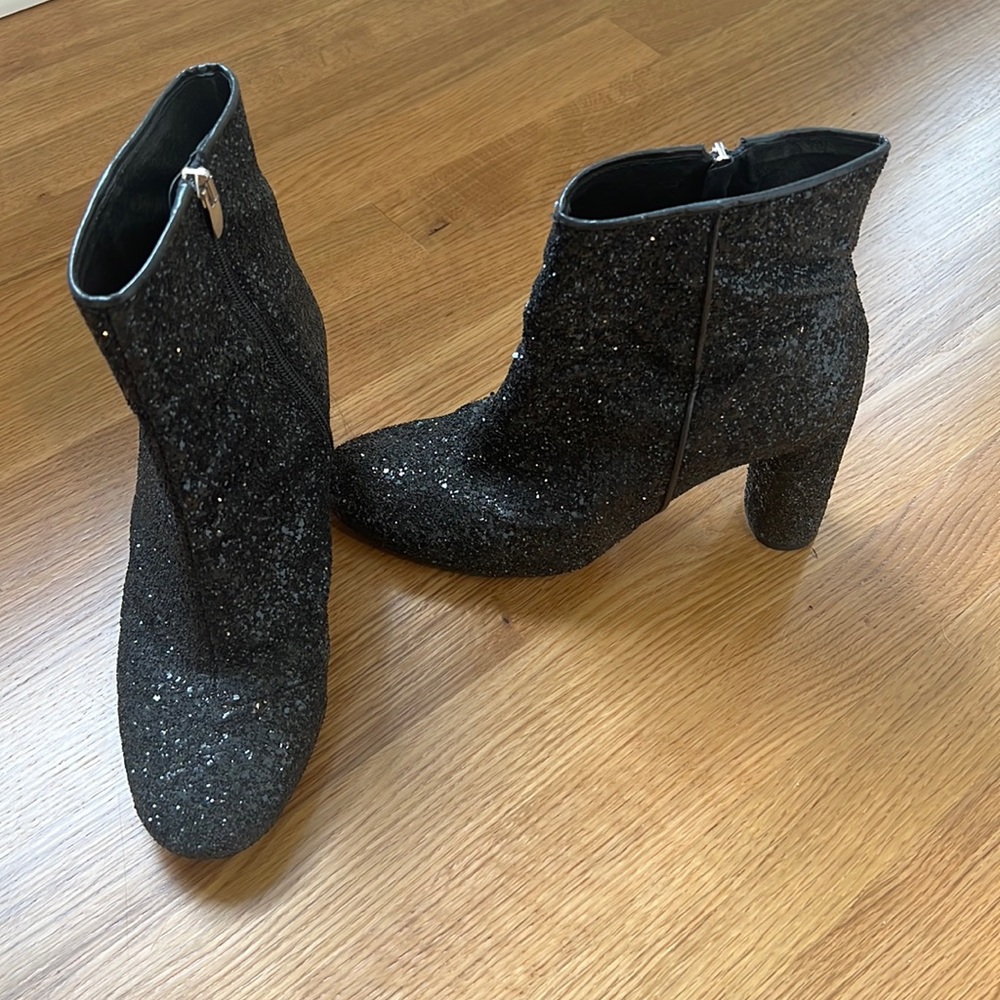 Crosswalk black glitter ✨ booties